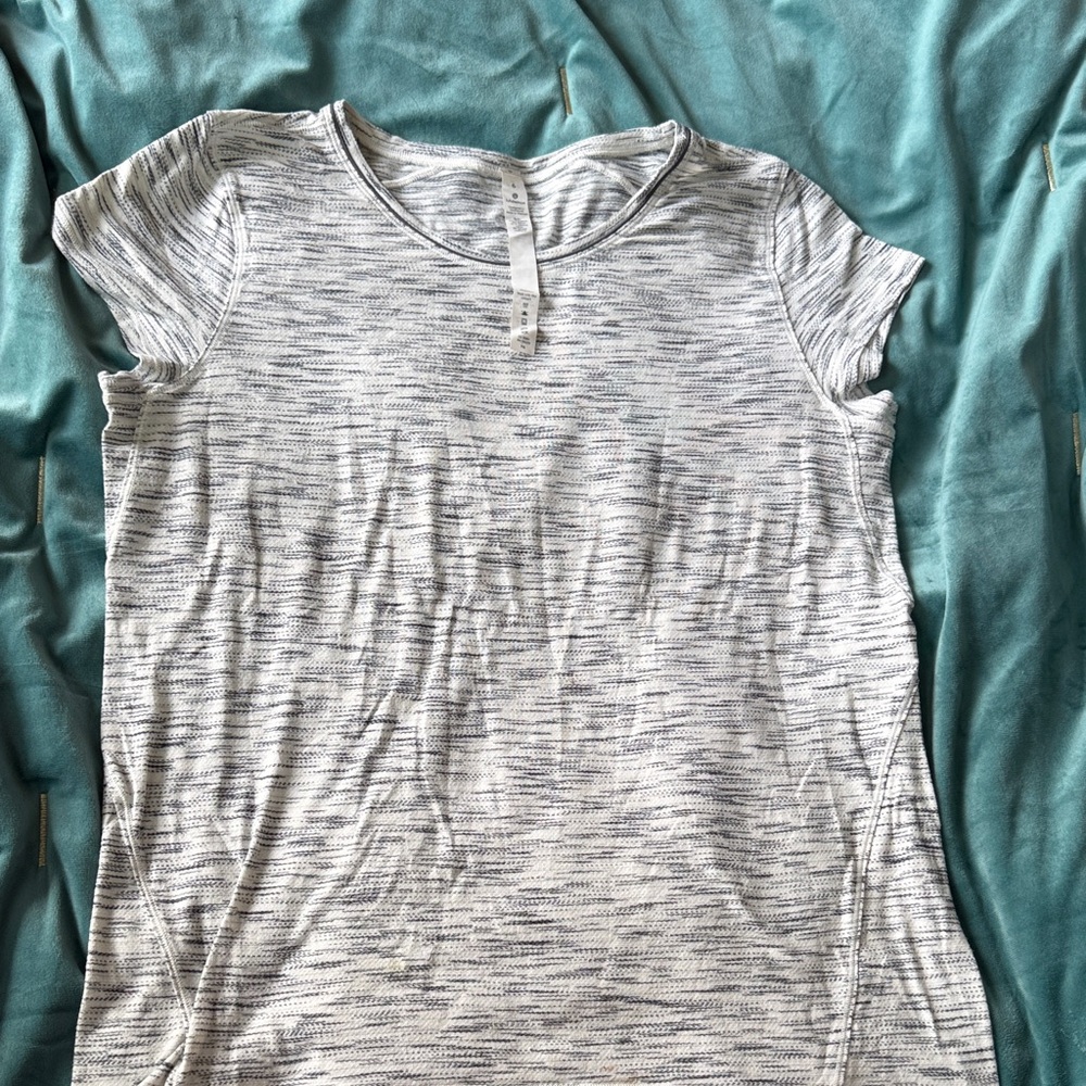 lululemon athletica Light Gray Short Sleeve Tee